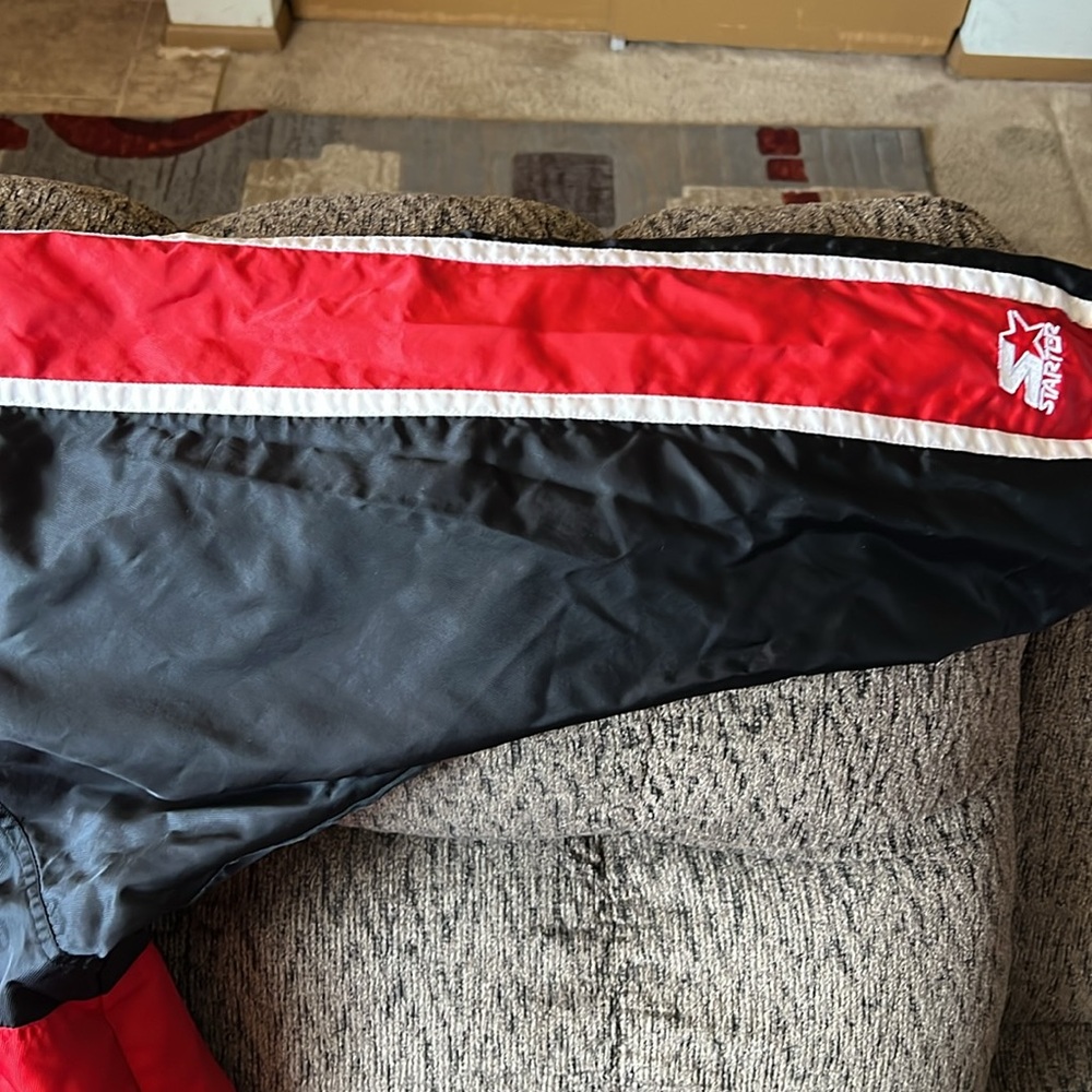 Chicago Bulls Black and Red used vintage reversible Windbreaker - Picture 4 of 5
